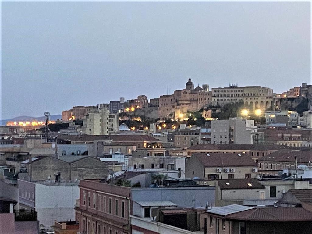 Rossini Penthouse Apartment Cagliari Bagian luar foto