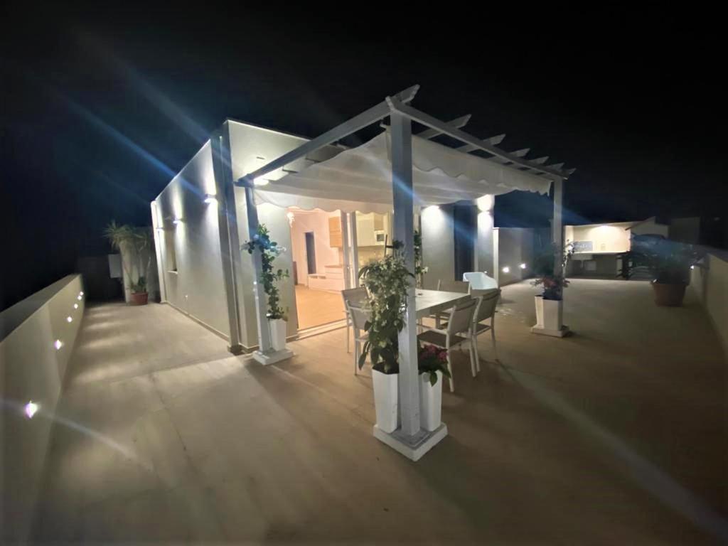 Rossini Penthouse Apartment Cagliari Bagian luar foto