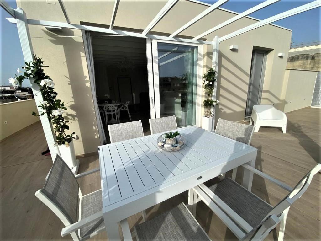 Rossini Penthouse Apartment Cagliari Bagian luar foto