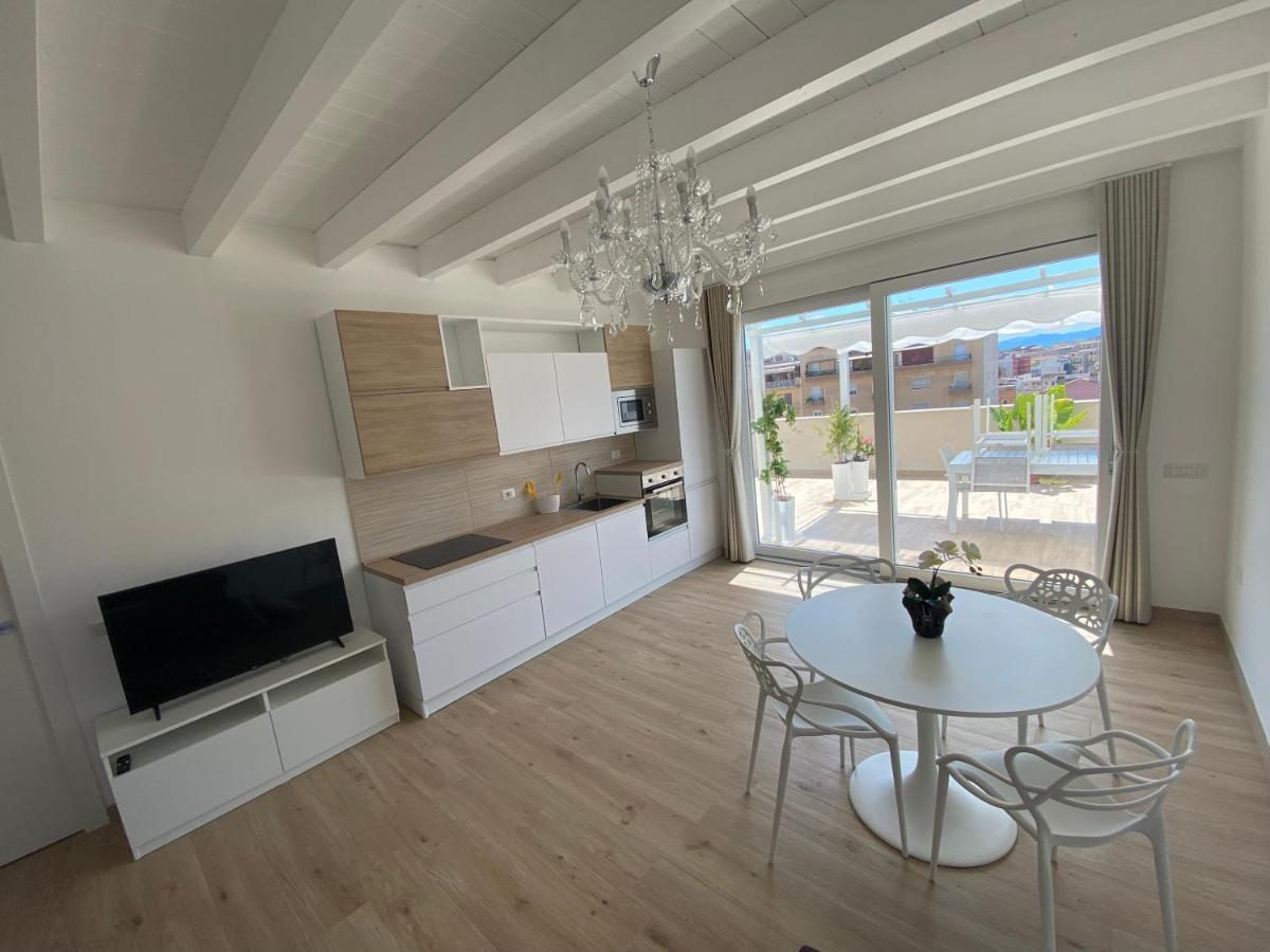 Rossini Penthouse Apartment Cagliari Bagian luar foto